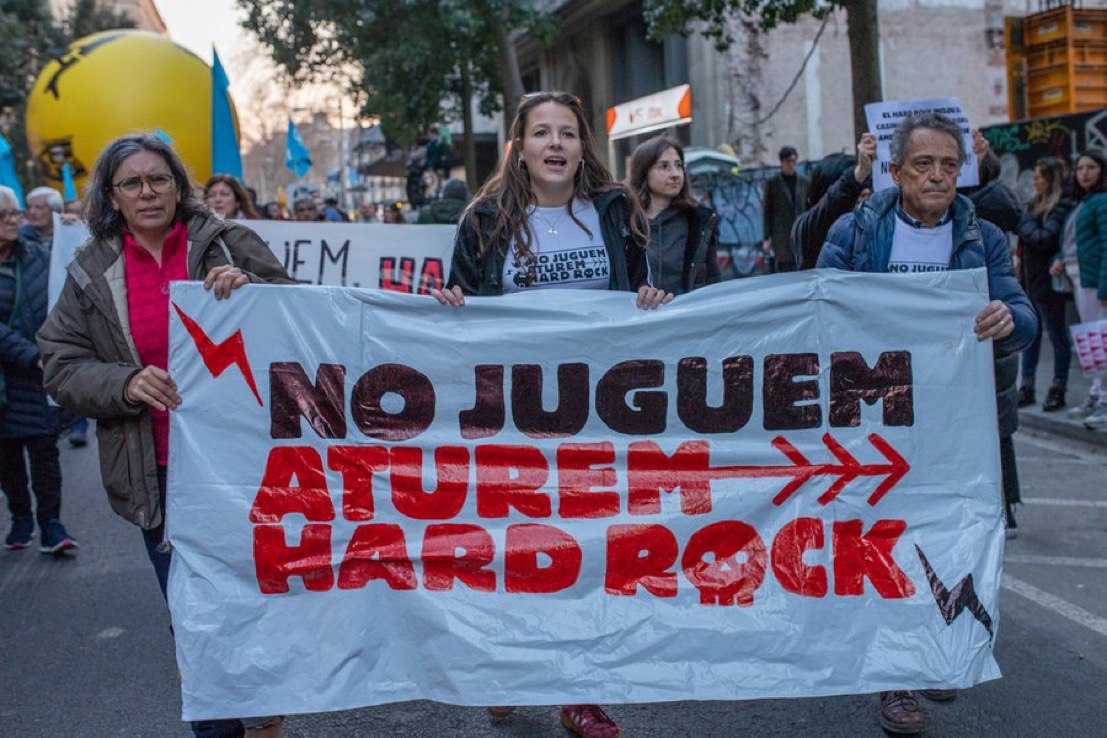 Manifestants contraris al casino Hard Rock el 4 de març a la protesta unitària contra els macroprojectes celebrada a Barcelona | Jaume Herrero
